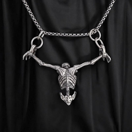 Vintage Gothic Skull Necklace for Men | Black Punk Skull Pendant | Retro Biker Statement Necklace | Edgy Rock Jewelry | Unique Gift for Him