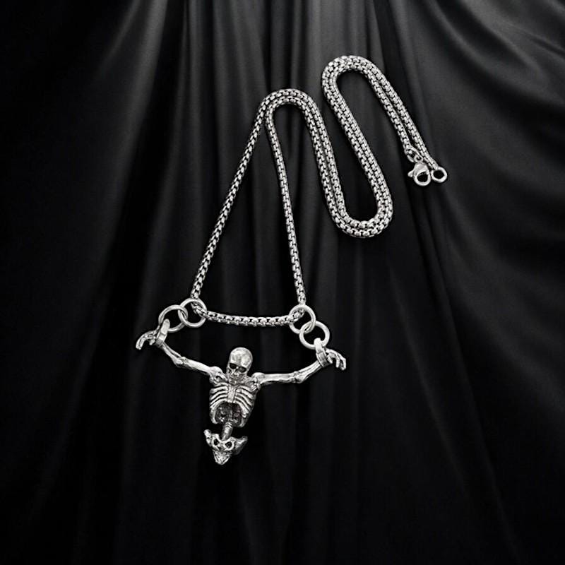 Vintage Gothic Skull Necklace for Men | Black Punk Skull Pendant | Retro Biker Statement Necklace | Edgy Rock Jewelry | Unique Gift for Him