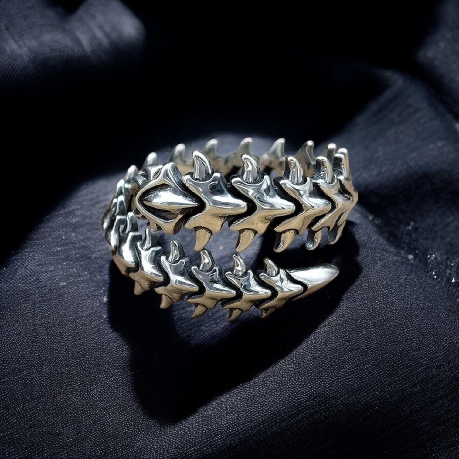 Kaneki Ken Kagune Spine Ring, Anime Ghoul Dragon Bone Ring, Gothic Punk Stainless Steel Ring for Men, Oxidized Bone Jewelry, Spine Bone Ring