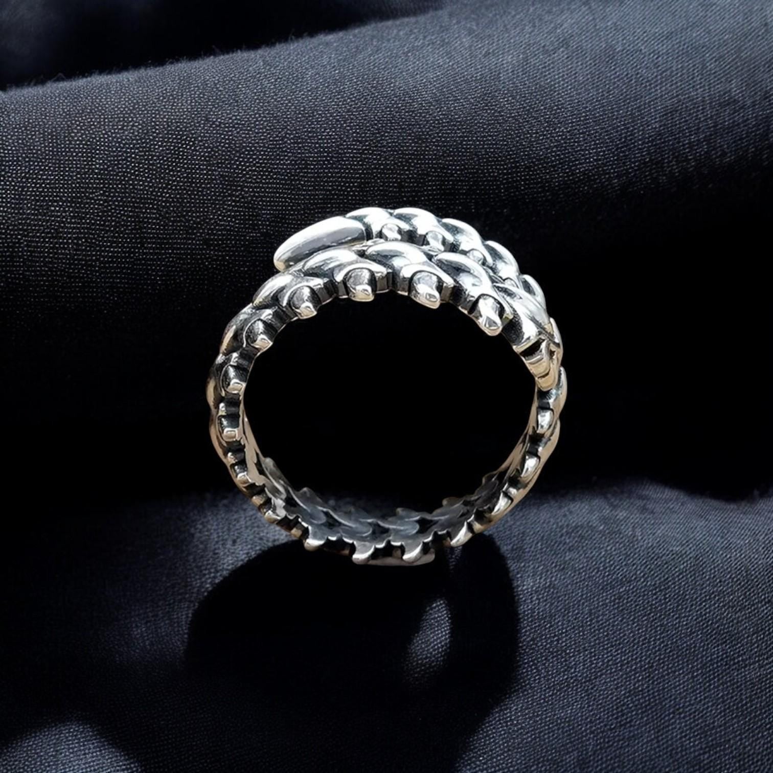 Kaneki Ken Kagune Spine Ring, Anime Ghoul Dragon Bone Ring, Gothic Punk Stainless Steel Ring for Men, Oxidized Bone Jewelry, Spine Bone Ring
